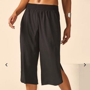 Fabletics Kate Culotte Black Capris Sz XL